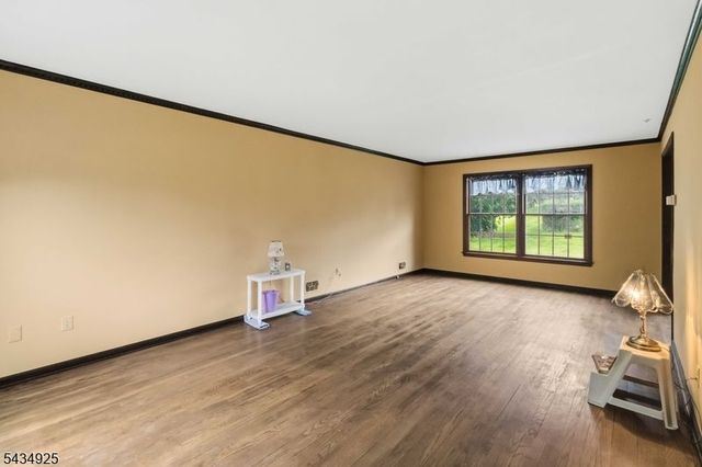 5 Twin Brooks Trl, Chester Twp., NJ 07930