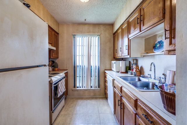 515 Guerin Drive, Arlington, TX 76012