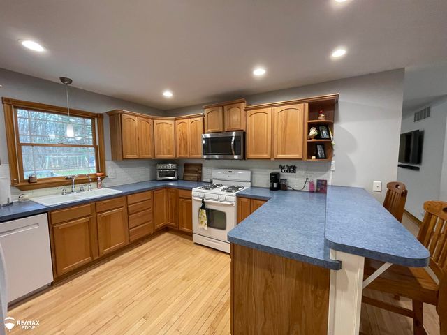 10275 Newland Drive, Otisville, MI 48463