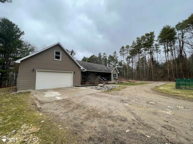 10275 Newland Drive, Otisville, MI 48463