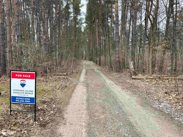 10275 Newland Drive, Otisville, MI 48463