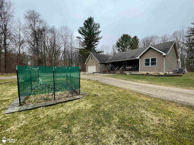 10275 Newland Drive, Otisville, MI 48463