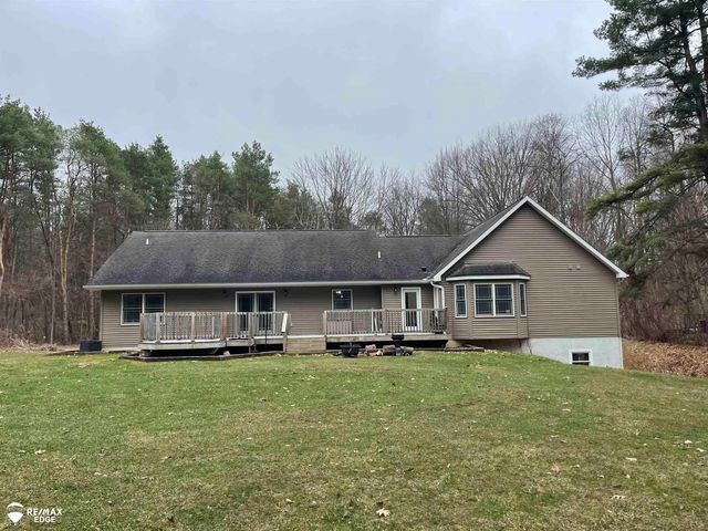 10275 Newland Drive, Otisville, MI 48463