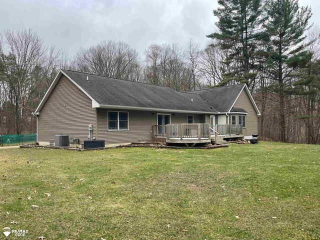 10275 Newland Drive, Otisville, MI 48463