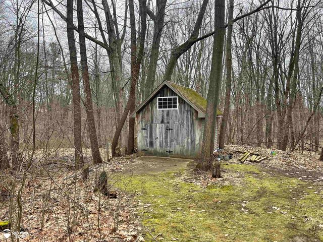 10275 Newland Drive, Otisville, MI 48463