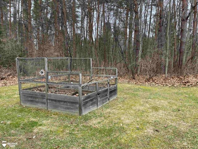 10275 Newland Drive, Otisville, MI 48463