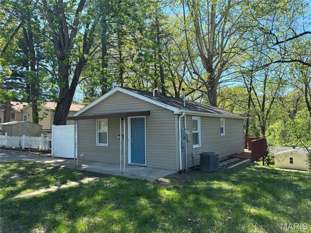 1215 Western Avenue, Swansea, IL 62226