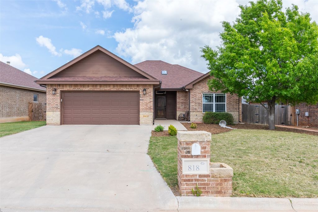 818 Great Waters Drive, Abilene, TX 79602