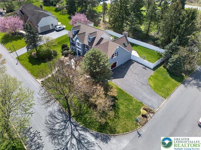 4831 South Hedgerow Drive, Lower Macungie Twp, PA 18103