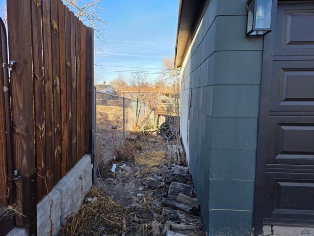 418 E COLLEGE AVE, Rapid City, SD 57701