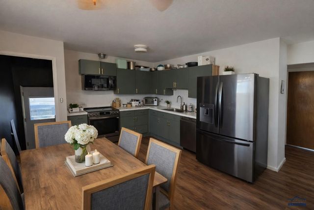 418 E COLLEGE AVE, Rapid City, SD 57701