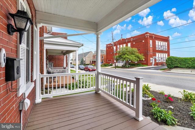 324 E MAIN ST, Dallastown, PA 17313
