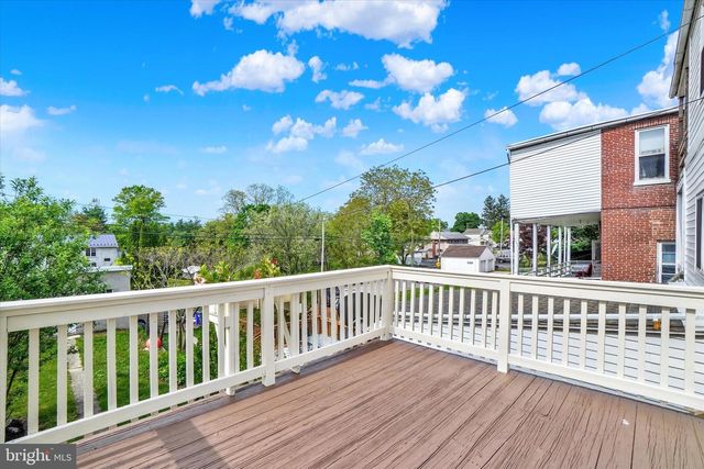 324 E MAIN ST, Dallastown, PA 17313