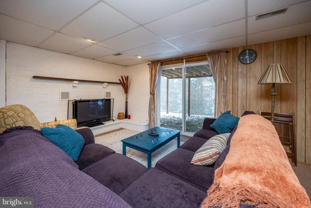 16 LEMLEY, Oakland, MD 21550