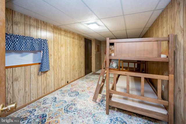 16 LEMLEY, Oakland, MD 21550