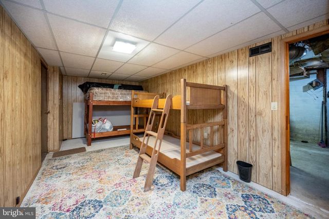 16 LEMLEY, Oakland, MD 21550