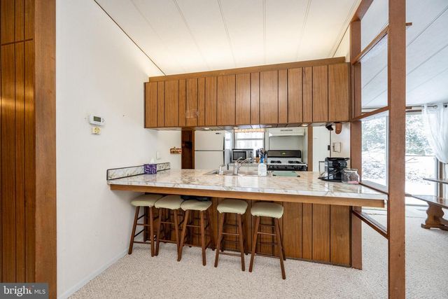 16 LEMLEY, Oakland, MD 21550