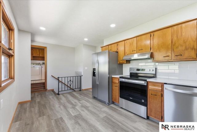 9212 Manderson Street, Omaha, NE 68134