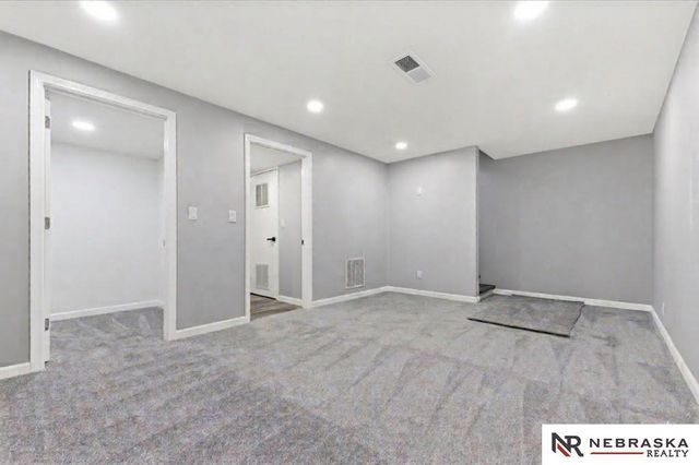 9212 Manderson Street, Omaha, NE 68134