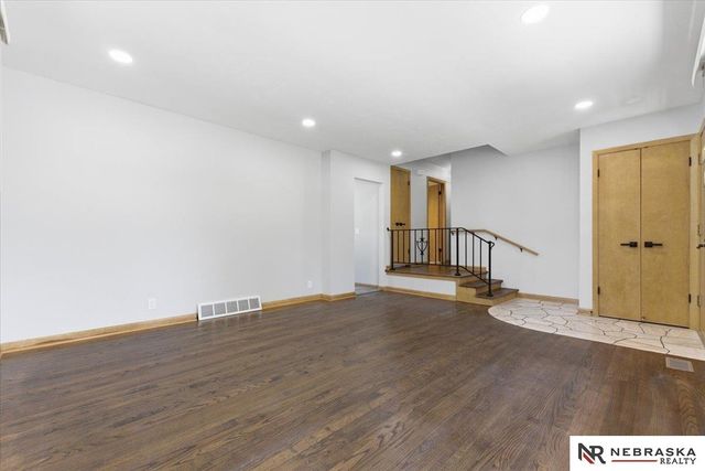 9212 Manderson Street, Omaha, NE 68134