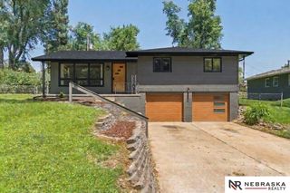9212 Manderson Street, Omaha, NE 68134