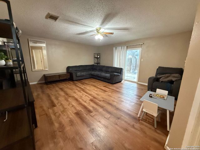 2167 MOSSY CREEK DR, San Antonio, TX 78245