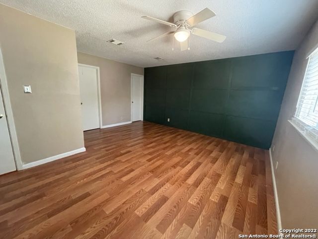 2167 MOSSY CREEK DR, San Antonio, TX 78245