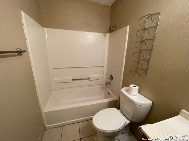 2167 MOSSY CREEK DR, San Antonio, TX 78245