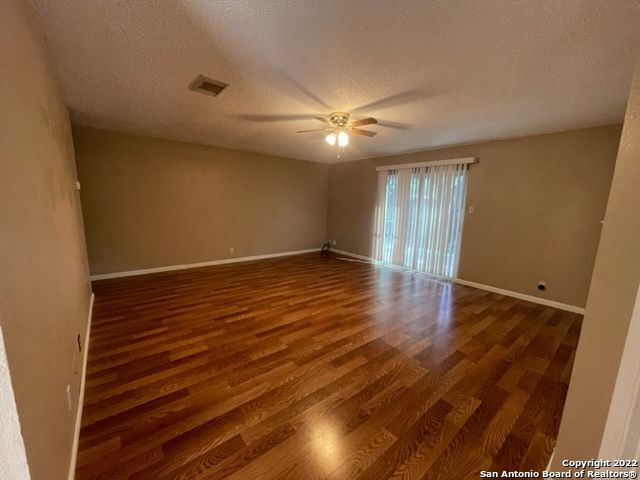 2167 MOSSY CREEK DR, San Antonio, TX 78245