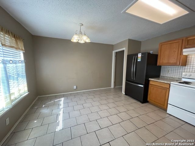 2167 MOSSY CREEK DR, San Antonio, TX 78245