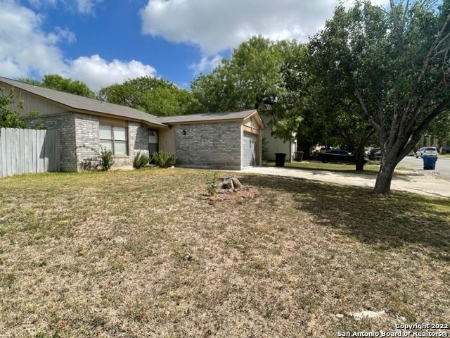 2167 MOSSY CREEK DR, San Antonio, TX 78245