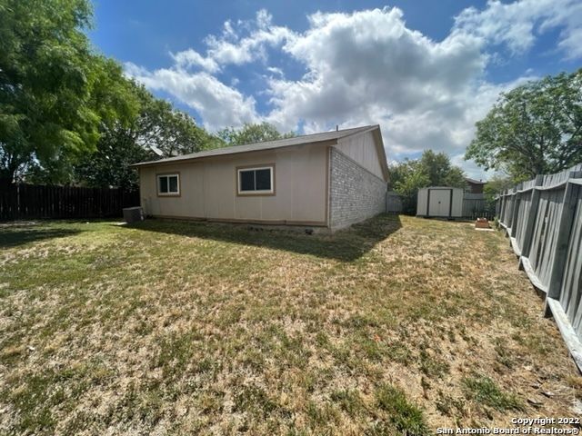 2167 MOSSY CREEK DR, San Antonio, TX 78245