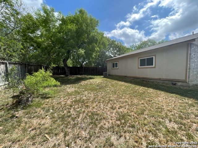 2167 MOSSY CREEK DR, San Antonio, TX 78245