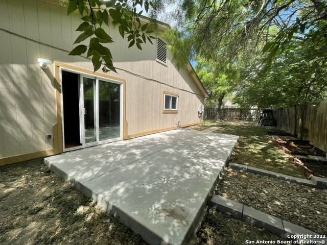 2167 MOSSY CREEK DR, San Antonio, TX 78245