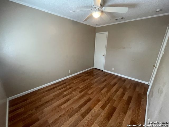 2167 MOSSY CREEK DR, San Antonio, TX 78245