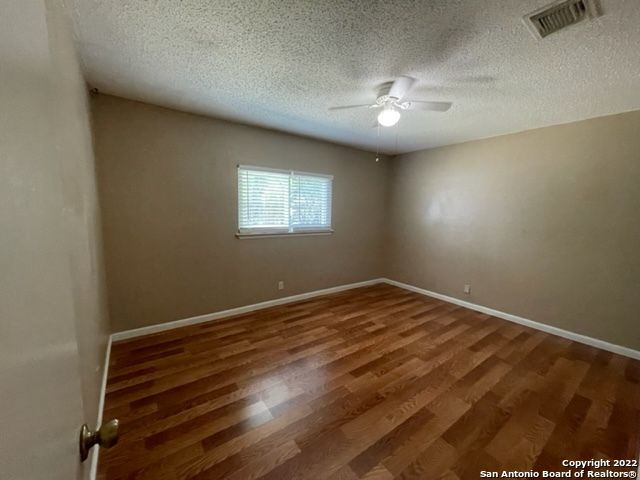 2167 MOSSY CREEK DR, San Antonio, TX 78245