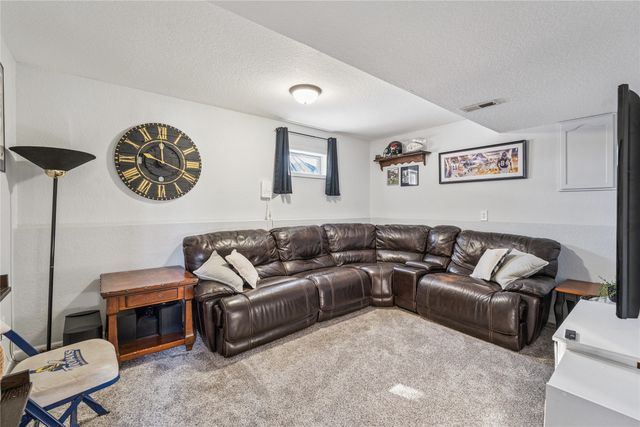 700 NE 6th Street, Grimes, IA 50111