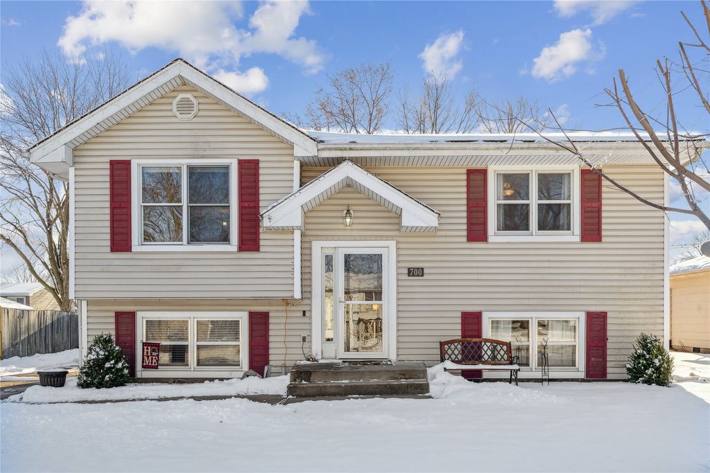 700 NE 6th Street, Grimes, IA 50111