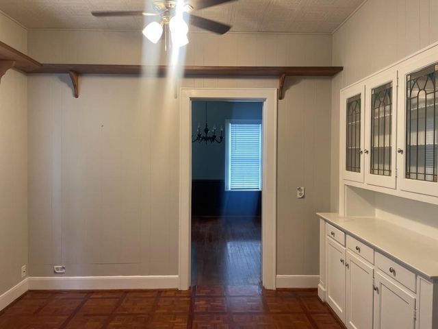 1307 W Lake DR, Taylor, TX 76574