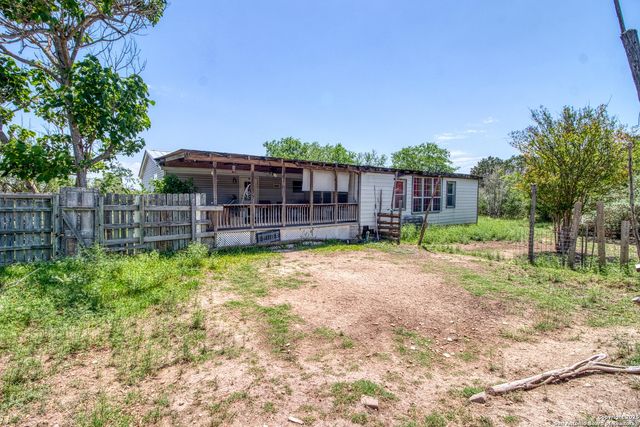 605 Seth Circle, Bandera, TX 78003