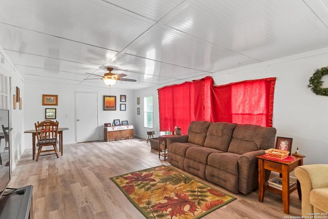 605 Seth Circle, Bandera, TX 78003