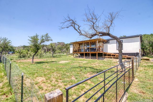 605 Seth Circle, Bandera, TX 78003