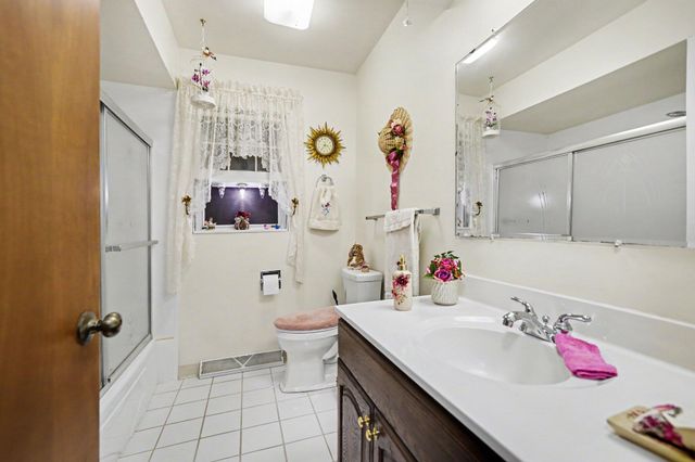 362 E Washington Street, Berrien Springs, MI 49103