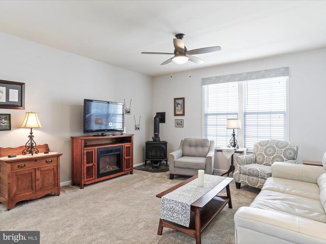 1241 N FAIRFAX BLVD, Ranson, WV 25438