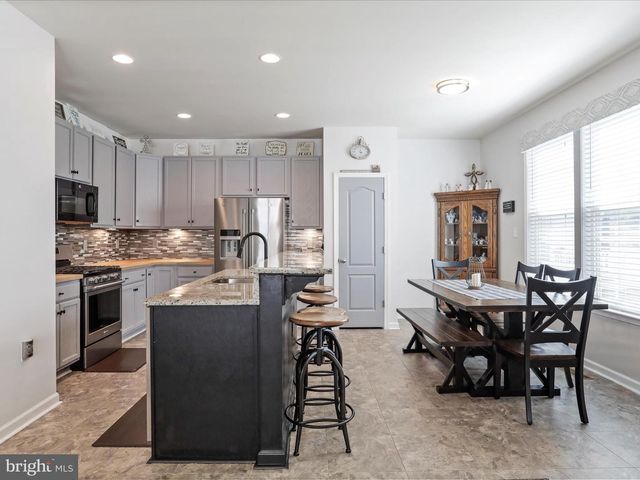 1241 N FAIRFAX BLVD, Ranson, WV 25438