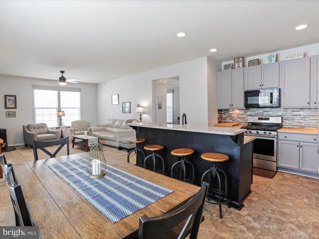 1241 N FAIRFAX BLVD, Ranson, WV 25438