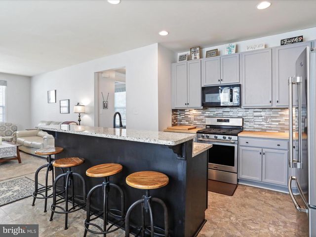 1241 N FAIRFAX BLVD, Ranson, WV 25438