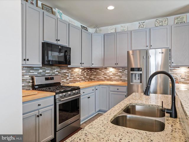 1241 N FAIRFAX BLVD, Ranson, WV 25438