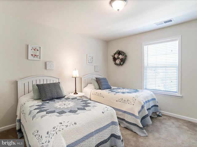 1241 N FAIRFAX BLVD, Ranson, WV 25438