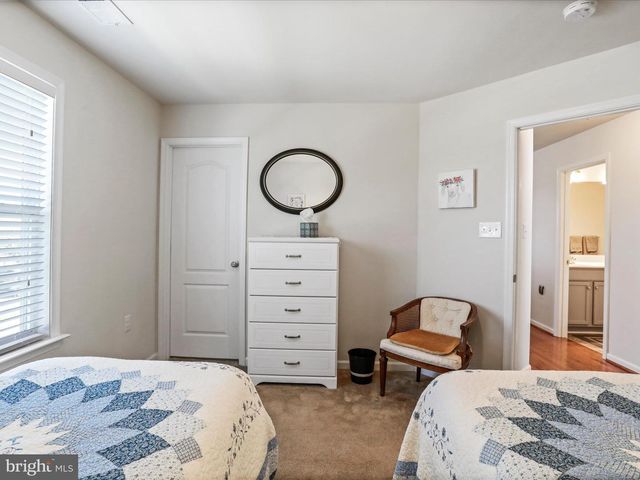 1241 N FAIRFAX BLVD, Ranson, WV 25438